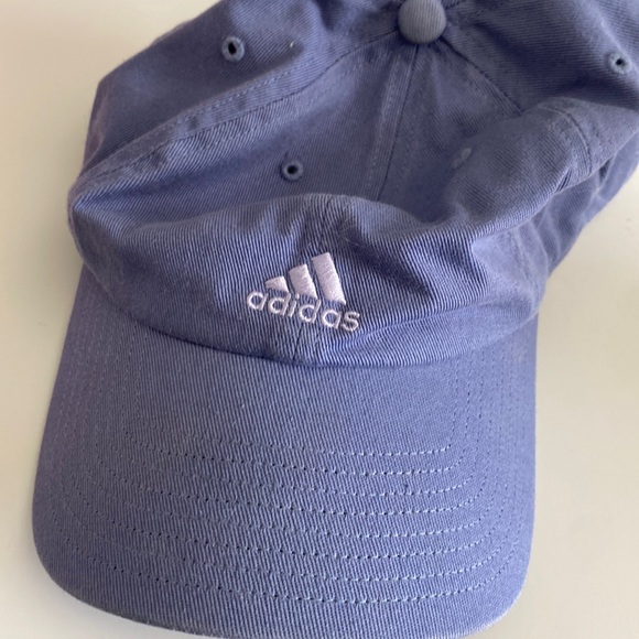 Adidas purple hat - Picture 1 of 1